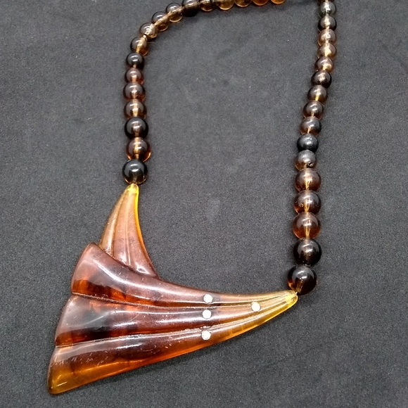 Vintage faux amber beaded necklace - Picture 12 of 13